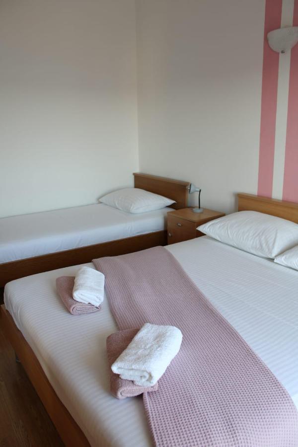Apartments Renata Donji Seget Extérieur photo
