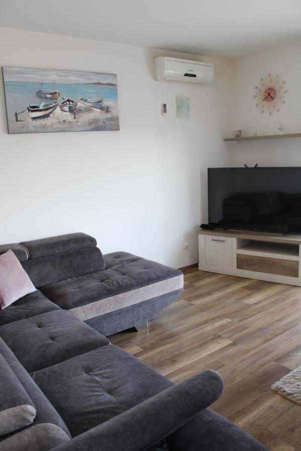 Apartments Renata Donji Seget Extérieur photo